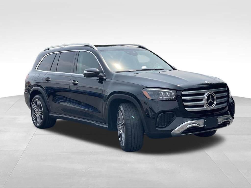 Used 2024 Mercedes-Benz GLS 450 4MATIC image 3