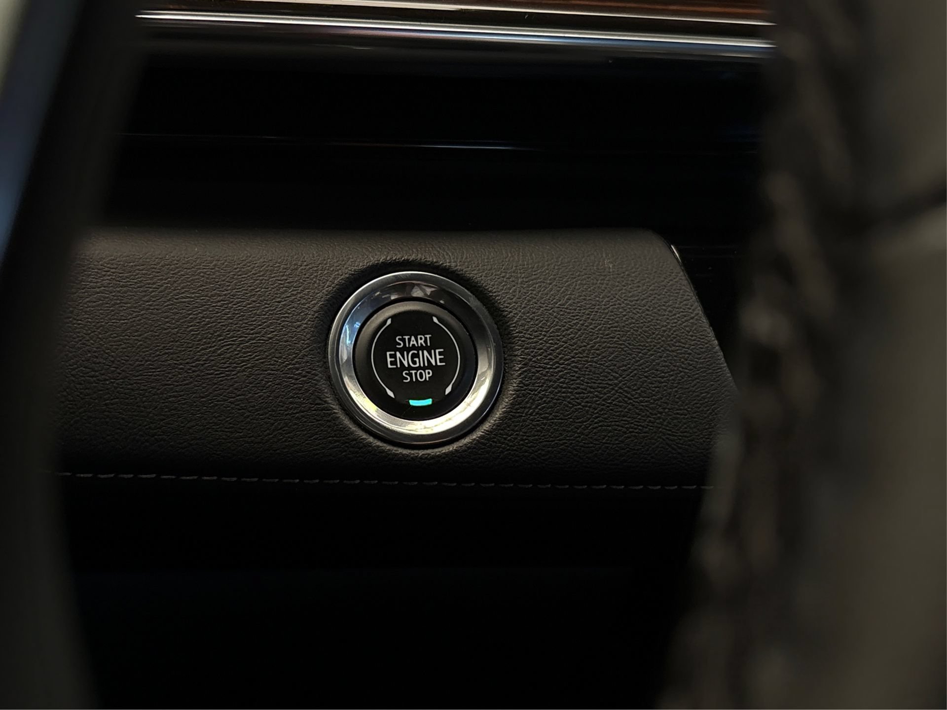 Used 2023 Cadillac Escalade ESV Luxury RWD image 24
