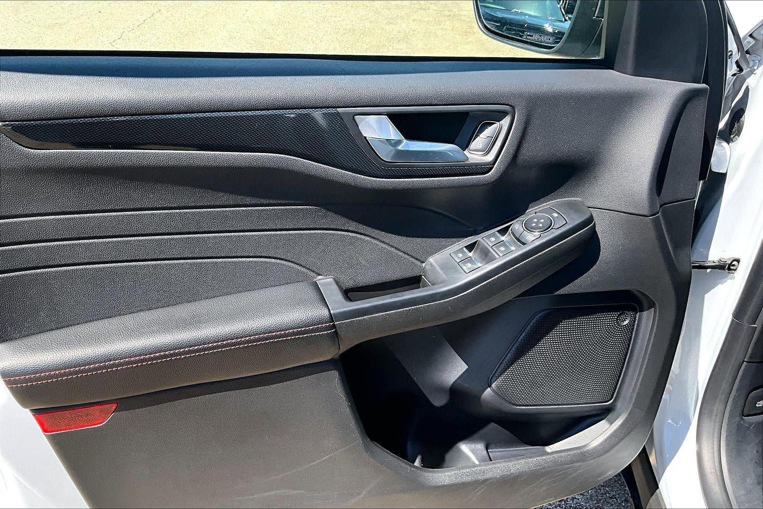 Used 2025 Ford Escape ST-Line AWD/4WD image 26