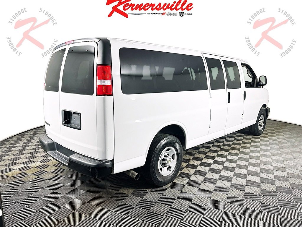 Used 2022 Chevrolet Express 3500 LS image 7