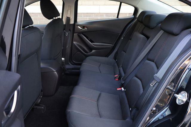 Used 2017 MAZDA MAZDA3 Sport w/ Preferred Equipment Package FWD image 17