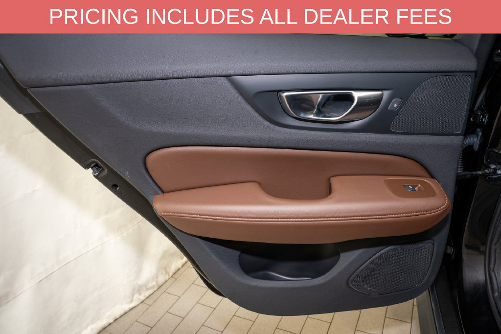 Used 2025 Volvo V60 B5 Cross Country Plus AWD/4WD image 11