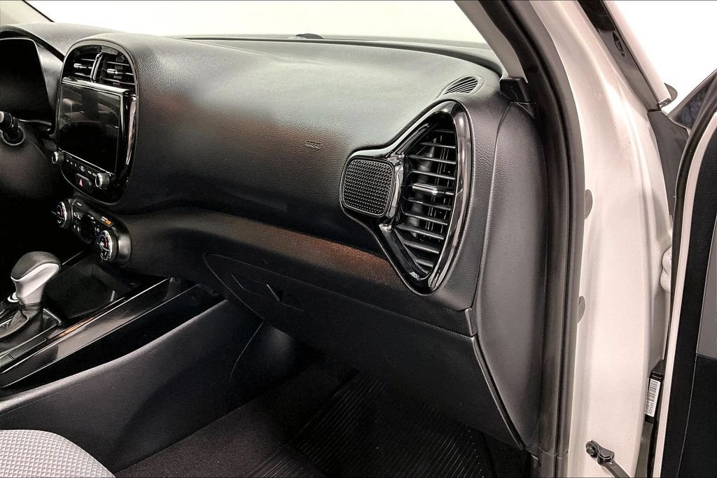 Used 2023 Kia Soul S FWD image 19