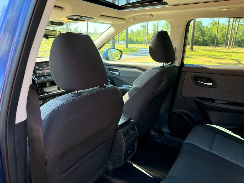 Used 2021 Nissan Rogue SV FWD image 25