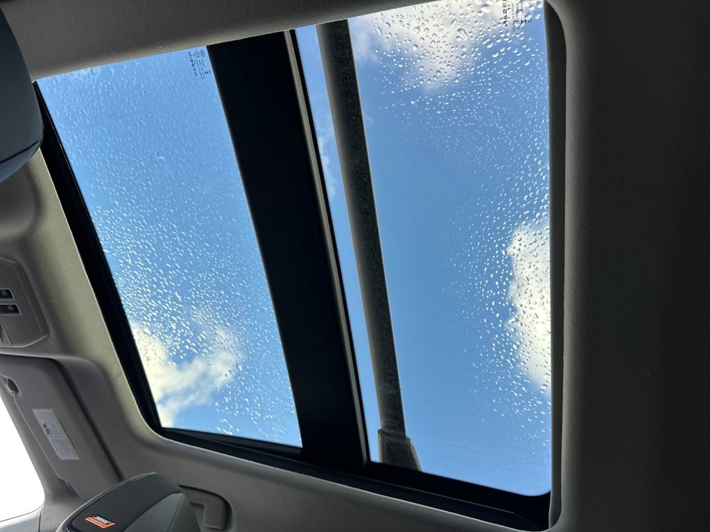 New 2026 Nissan Kicks SR w/ SR Premium Package image 33