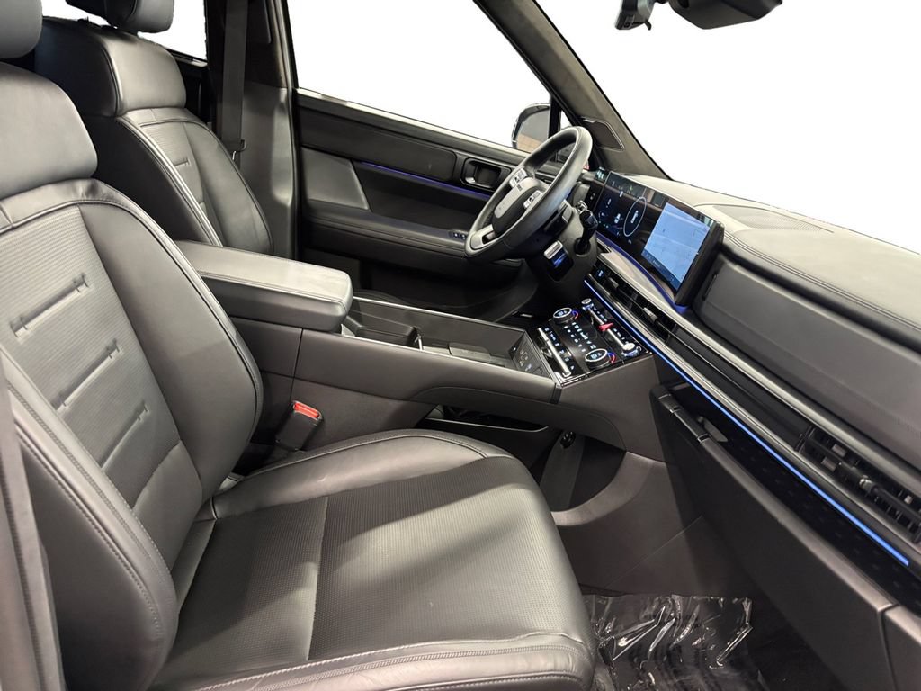 Used 2025 Hyundai Santa Fe Calligraphy AWD/4WD image 17