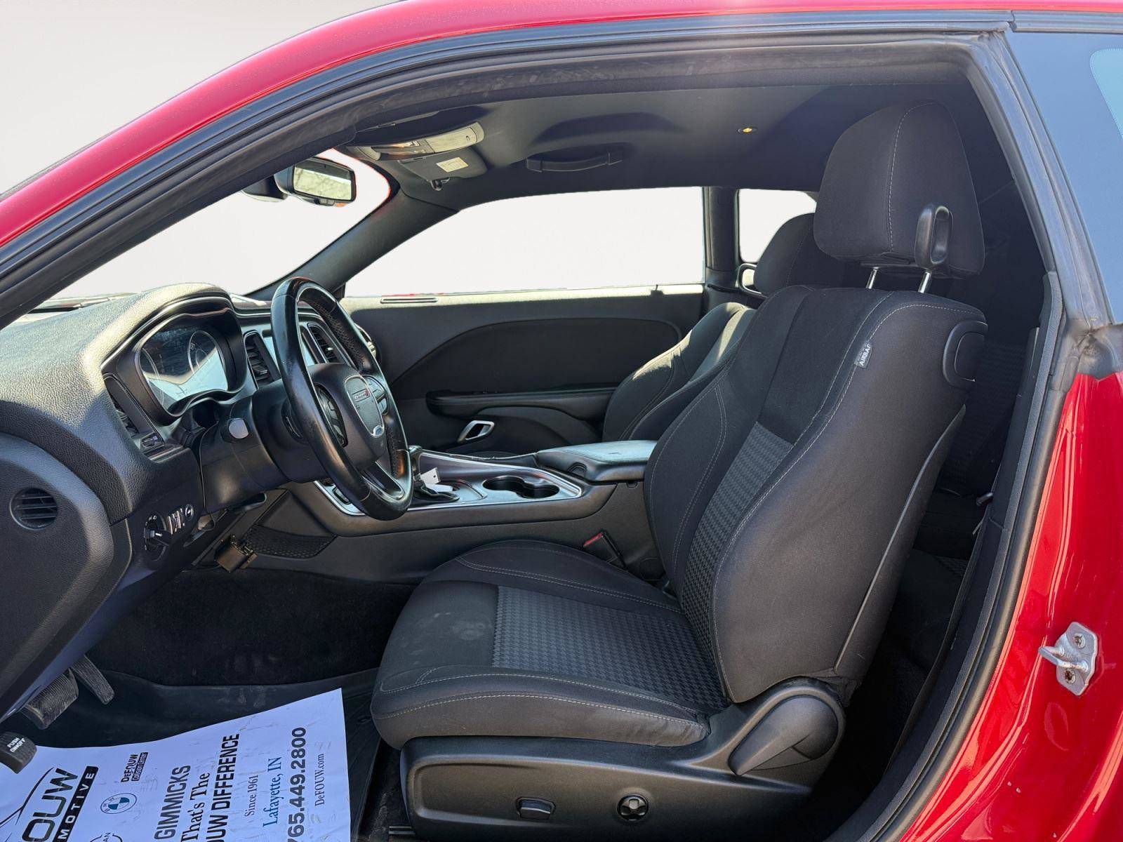 Used 2015 Dodge Challenger SXT w/ Sound Group image 10