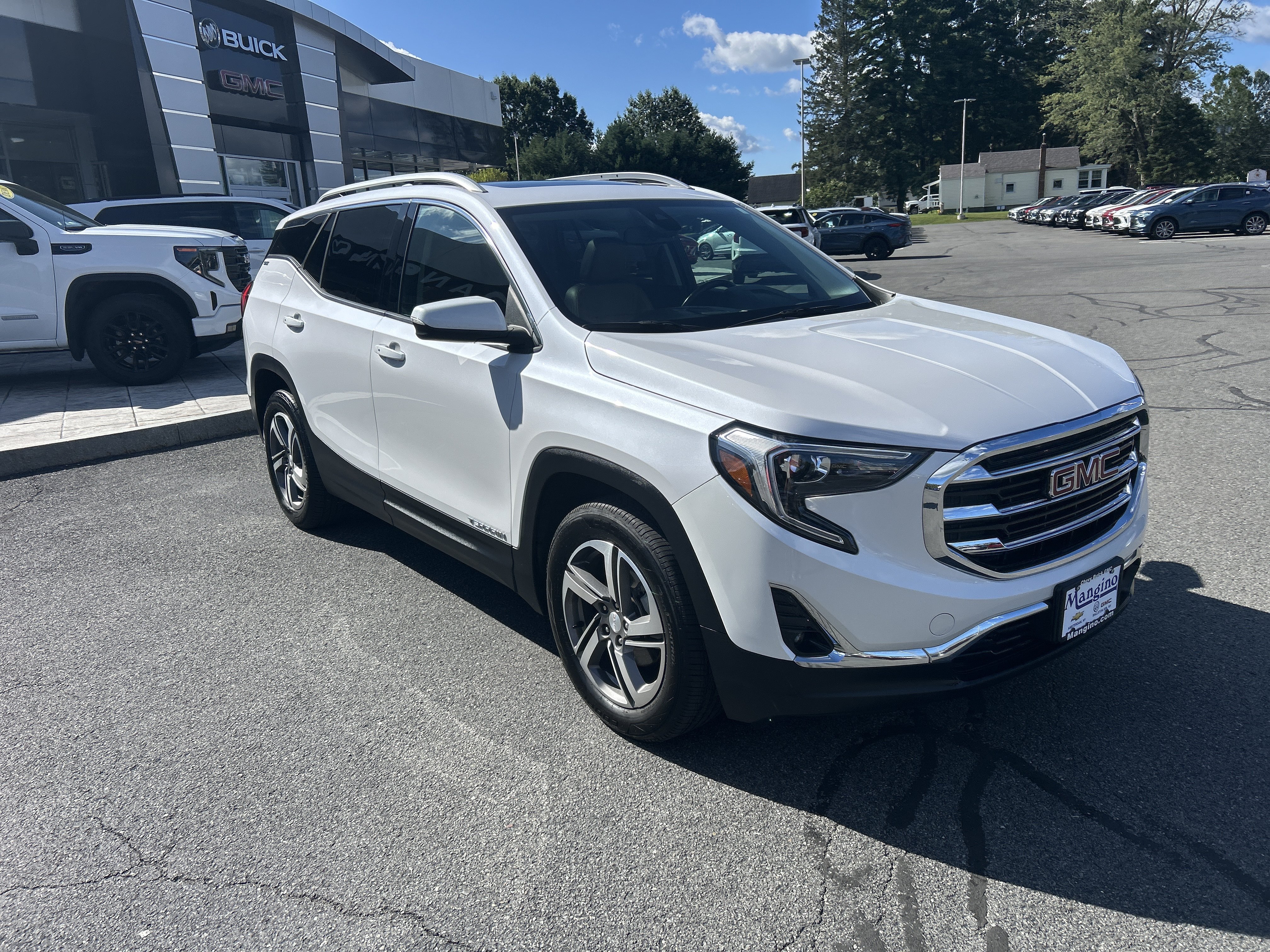 Certified 2021 GMC Terrain SLT w/ Infotainment Package II AWD/4WD image 17