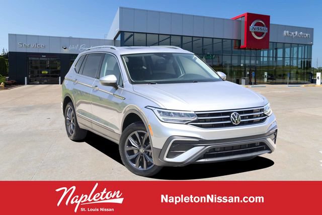 Used 2023 Volkswagen Tiguan SE w/ Panoramic Sunroof Package