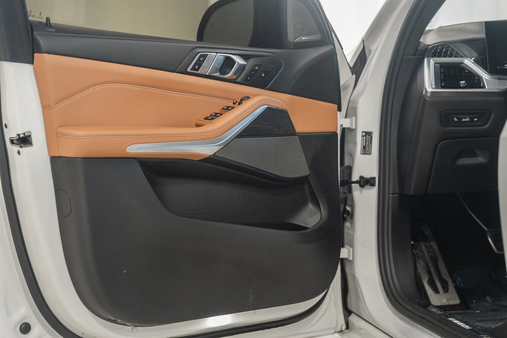 Used 2024 BMW X5 M60i image 45