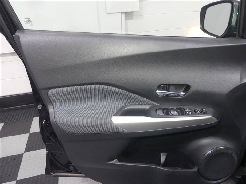 Used 2019 Nissan Kicks SV FWD image 18