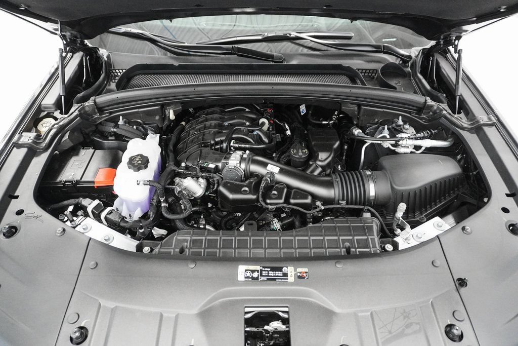 New 2025 Jeep Grand Cherokee Laredo w/ Luxury Tech Group I AWD/4WD image 9