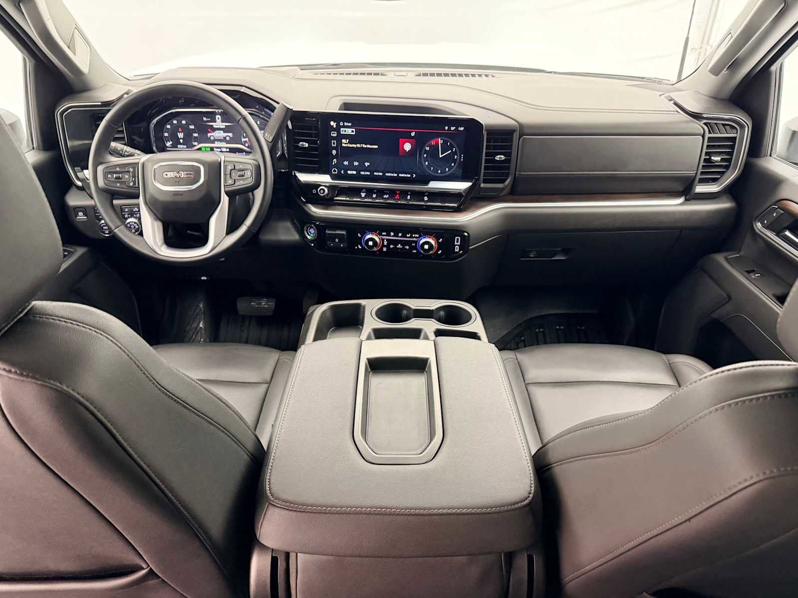 Used 2025 GMC Sierra 3500 SLT w/ X31 Off-Road Package image 18