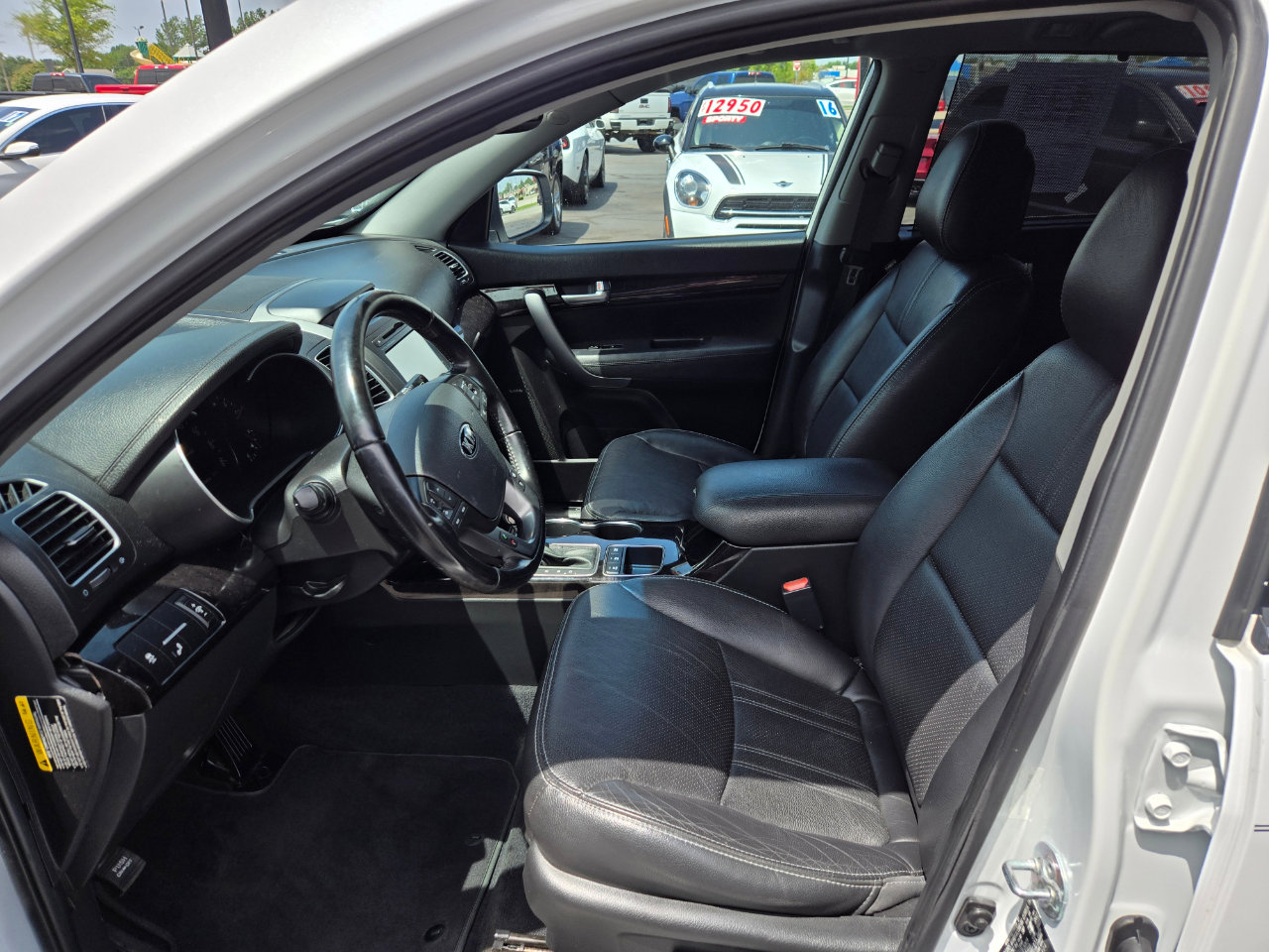 Used 2015 Kia Sorento SX image 7