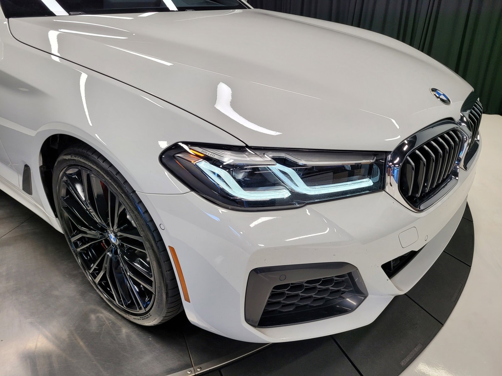Used 2021 BMW 540i w/ M Sport Package image 47