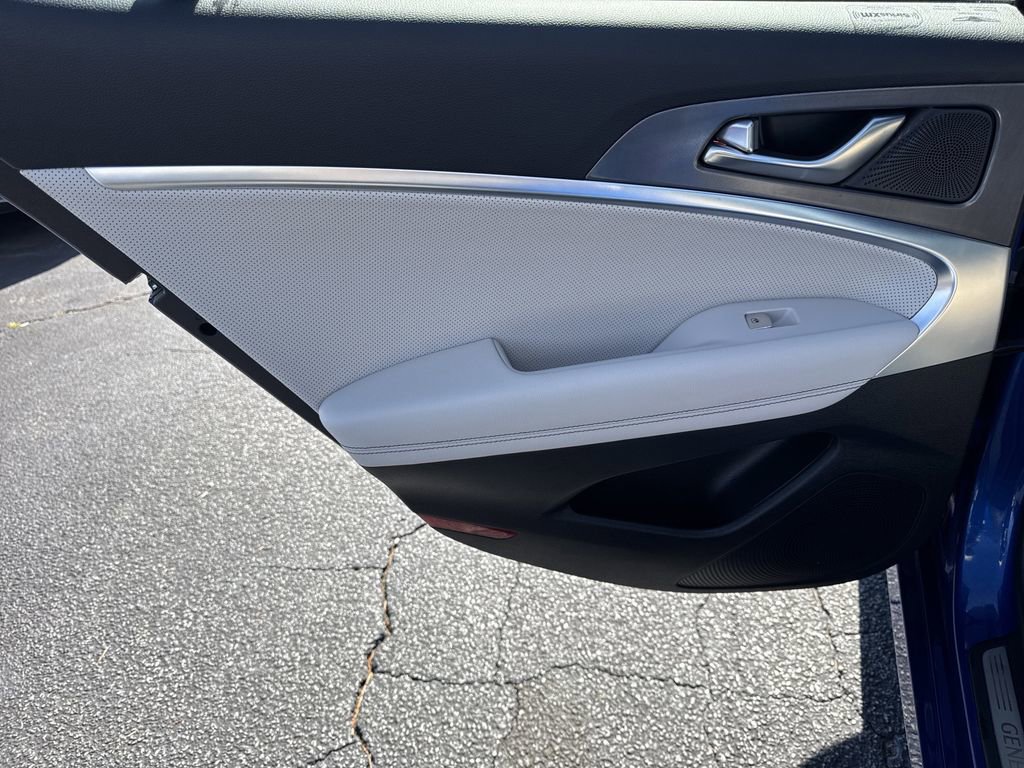 Used 2025 Genesis G70 2.5T w/ Sport Prestige Package image 21