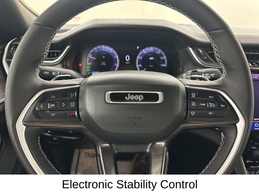 Used 2025 Jeep Grand Cherokee Limited image 34