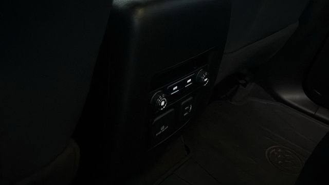 Used 2019 Buick Enclave Essence image 22