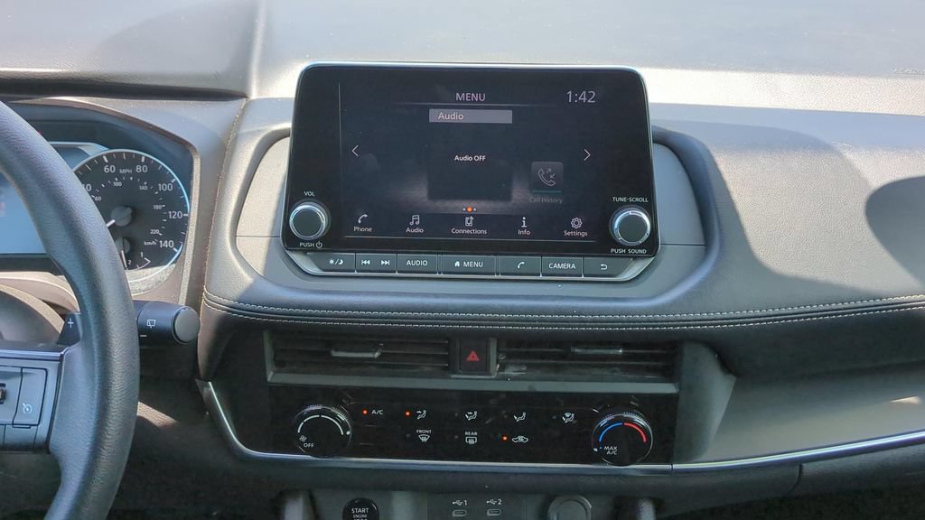 Used 2024 Nissan Rogue S AWD/4WD image 15