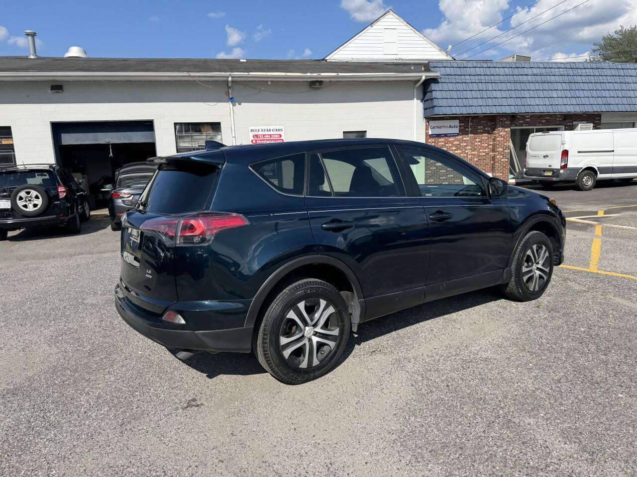 Used 2018 Toyota RAV4 LE w/ All Weather Liner Package AWD/4WD image 8