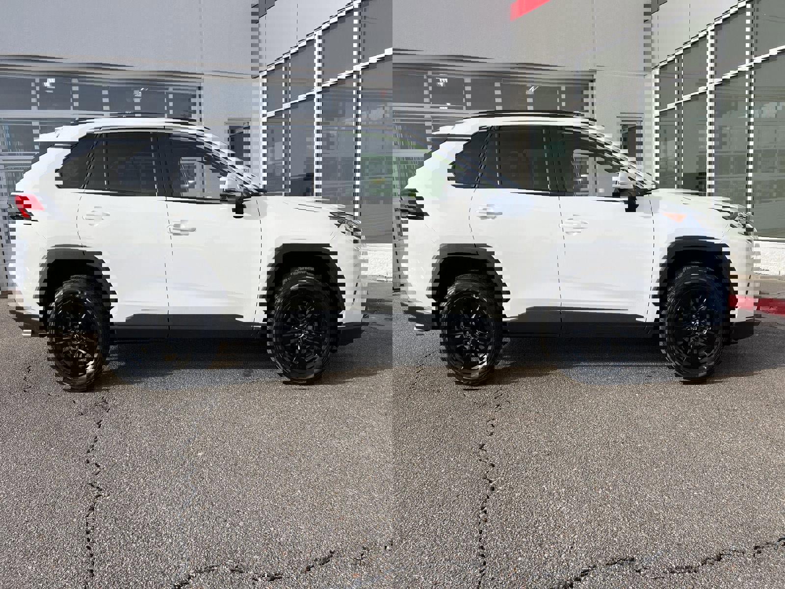 Used 2019 Toyota RAV4 XLE w/ Convenience Package image 25