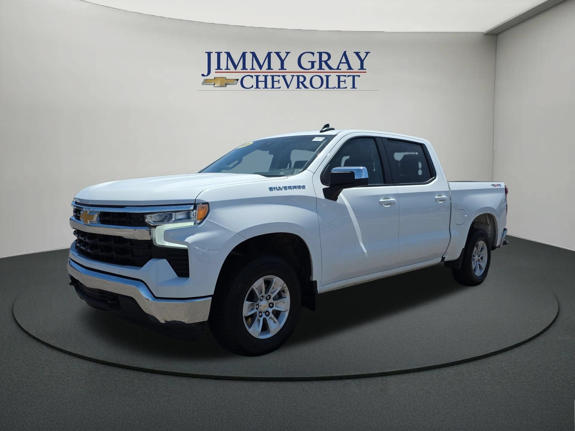 Used 2025 Chevrolet Silverado 1500 LT AWD/4WD image 1