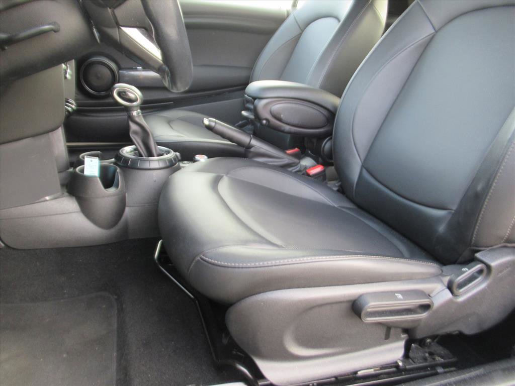 Used 2016 MINI Cooper Convertible image 13