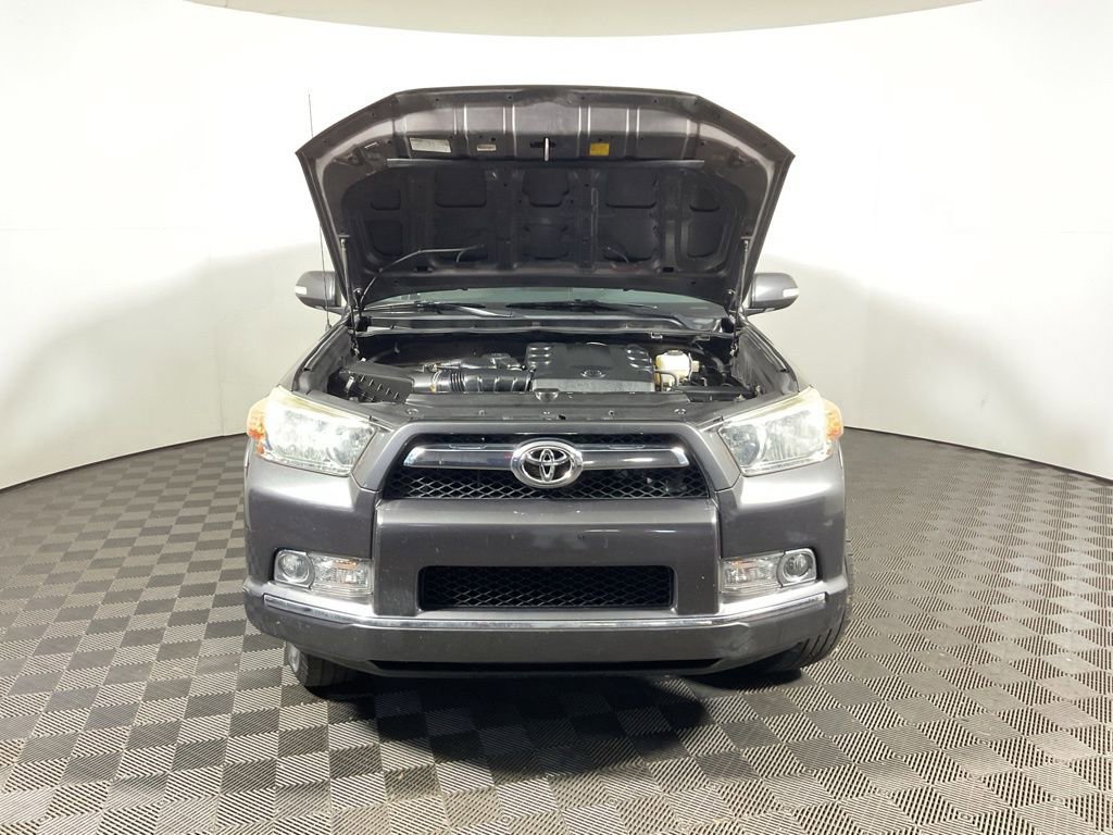 Used 2011 Toyota 4Runner SR5 w/ Convenience Pkg image 5