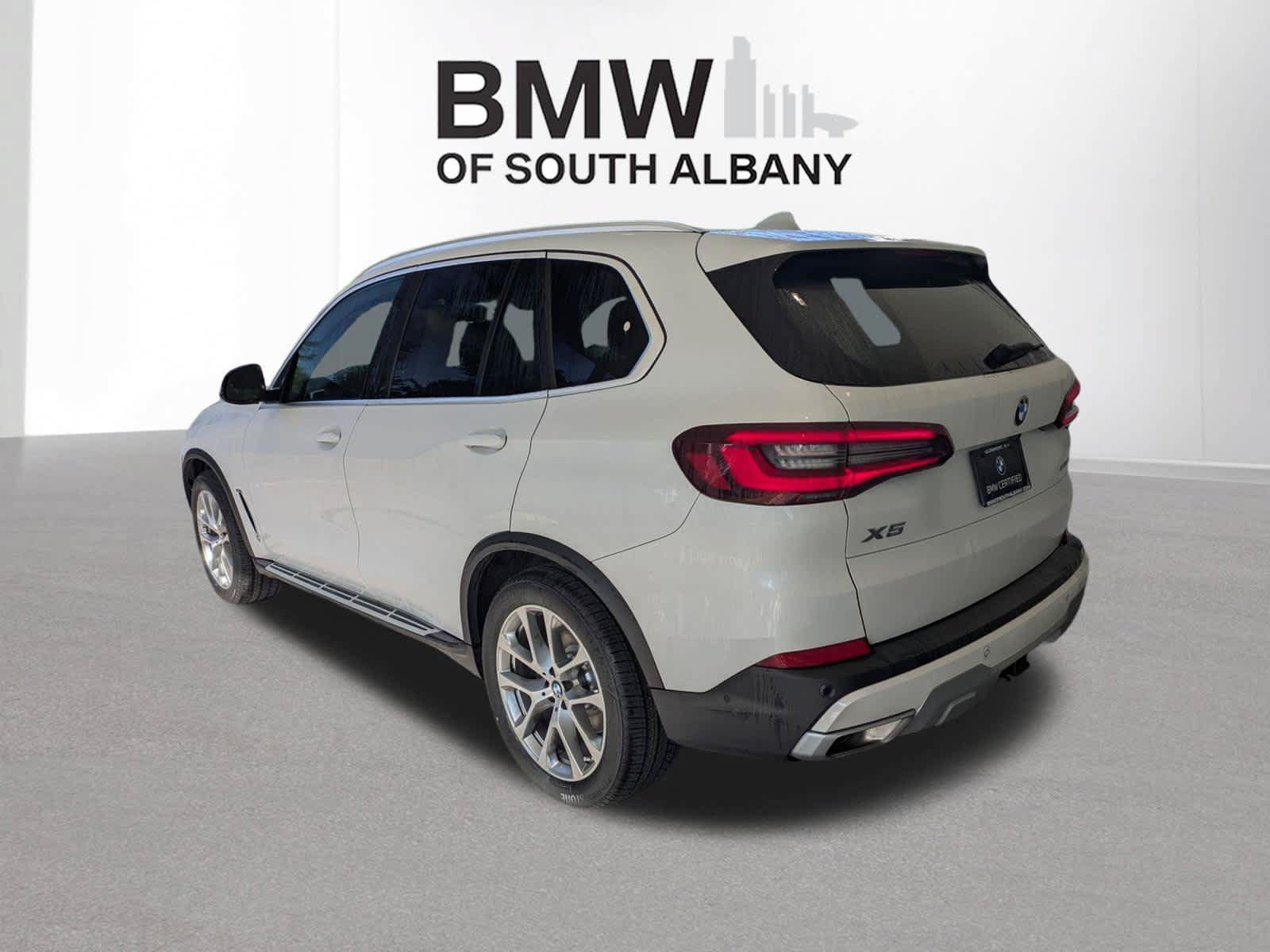 Used 2023 BMW X5 xDrive40i w/ Premium Package AWD/4WD image 4