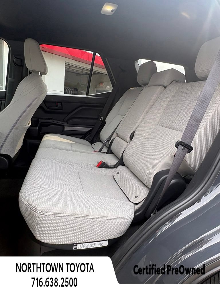 Used 2025 Toyota 4Runner SR5 AWD/4WD image 18