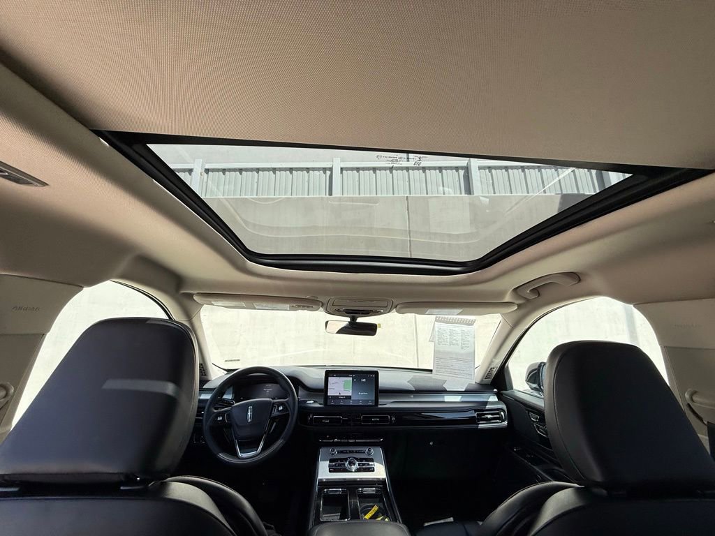 Used 2023 Lincoln Aviator 2WD w/ Premium Package image 6