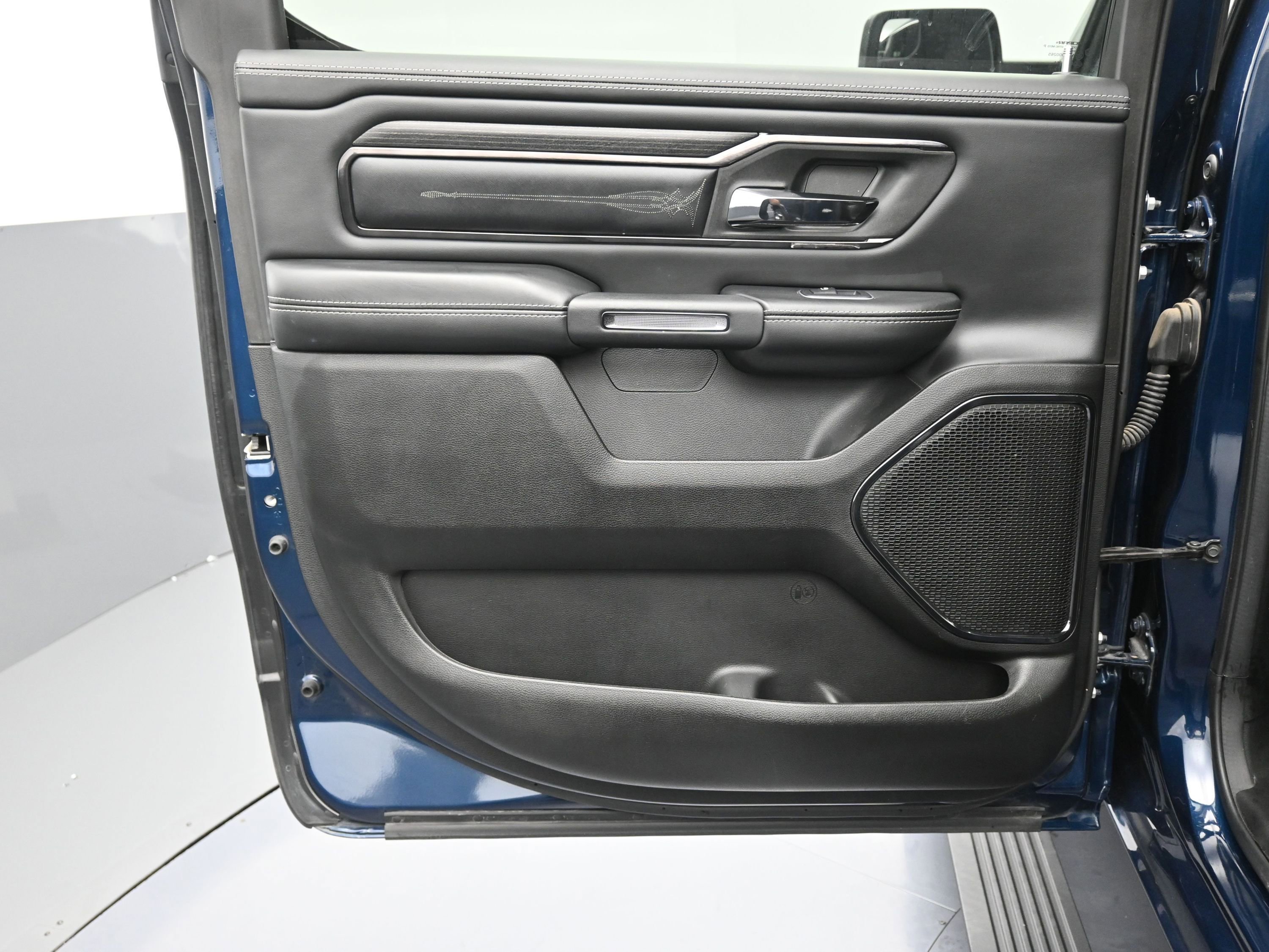 Used 2022 RAM 1500 Limited w/ Body Color Bumper Group image 14