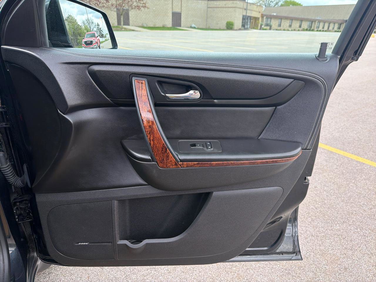 Used 2013 Chevrolet Traverse LTZ AWD/4WD image 25