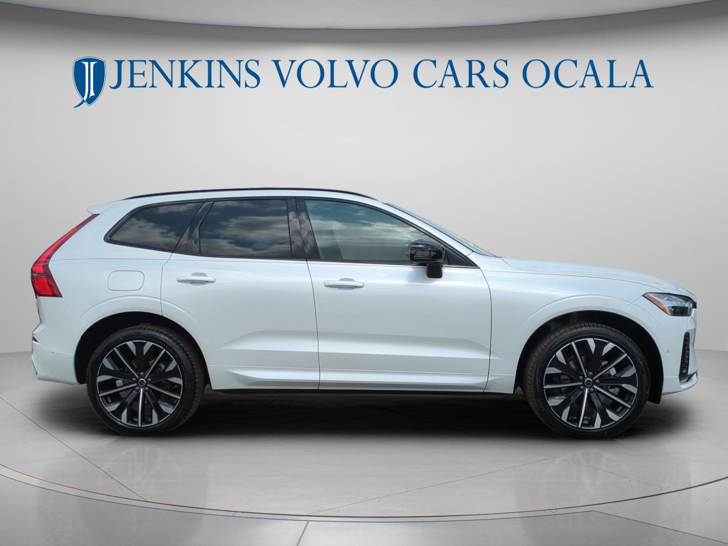 New 2026 Volvo XC60 B5 Ultra w/ Protection Package Premier image 2