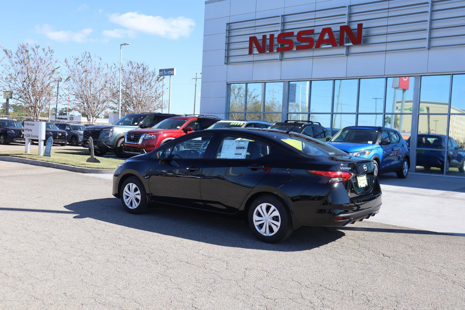 Used 2025 Nissan Versa S w/ Trunk Package image 4