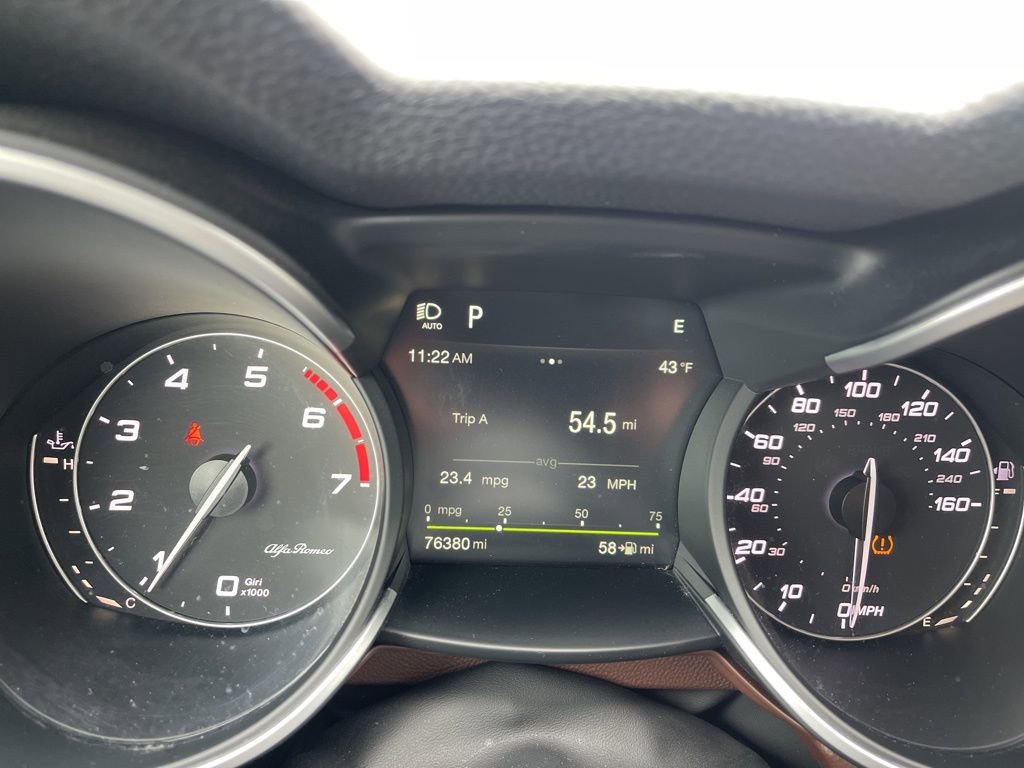 Used 2018 Alfa Romeo Stelvio AWD image 19