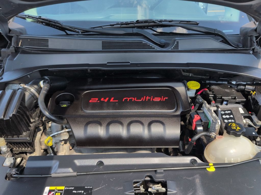 Used 2018 Jeep Compass Latitude FWD image 30