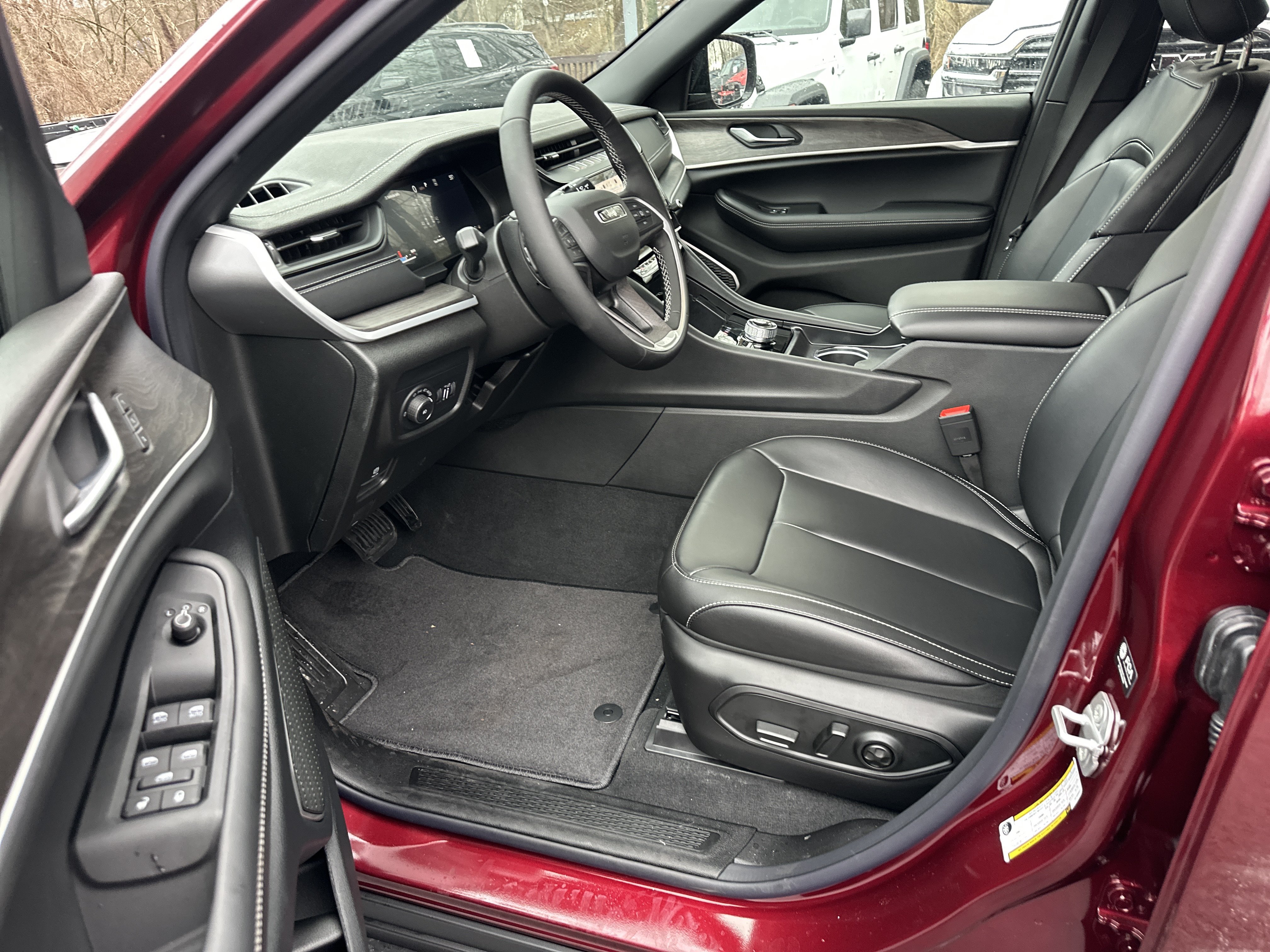 New 2026 Jeep Grand Cherokee Limited w/ Limited Altitude Package AWD/4WD image 25