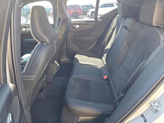 Used 2023 Volvo XC40 B5 Plus AWD/4WD image 13