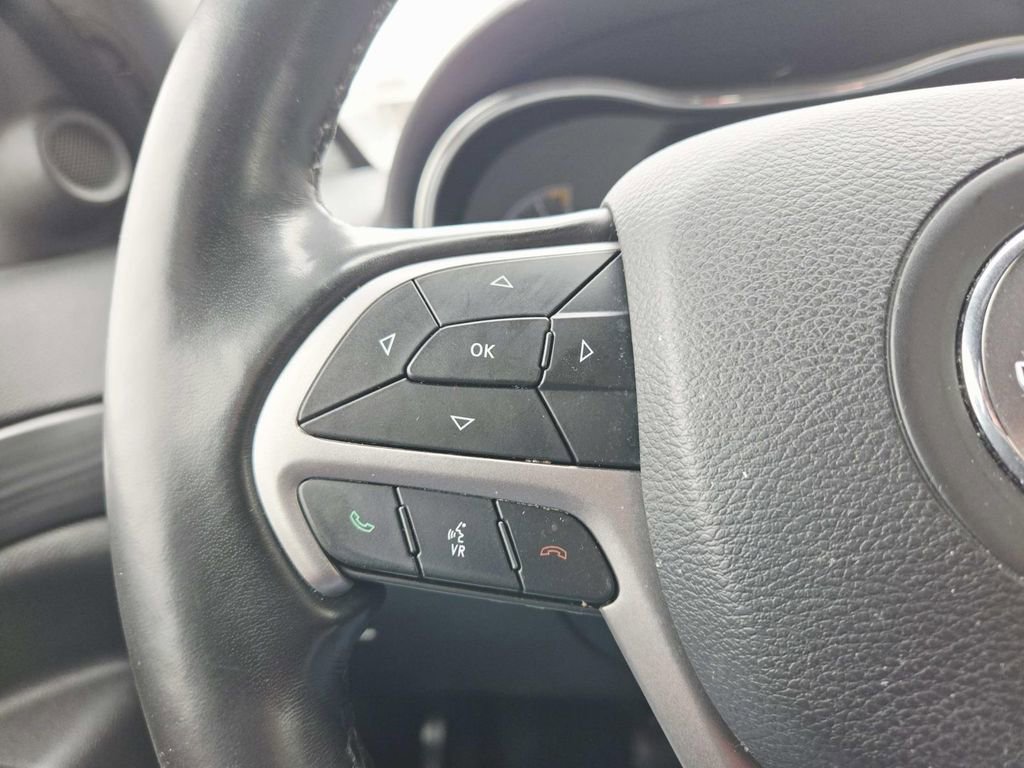 Used 2020 Jeep Grand Cherokee Altitude image 21