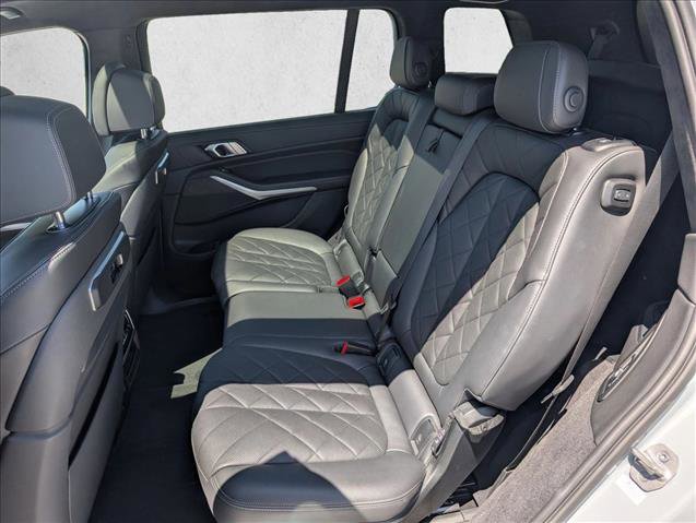 Used 2023 BMW X7 xDrive40i w/ M Sport Package image 19