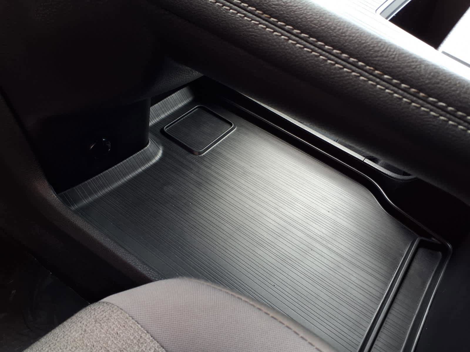 Certified 2025 Toyota Sienna LE FWD image 17