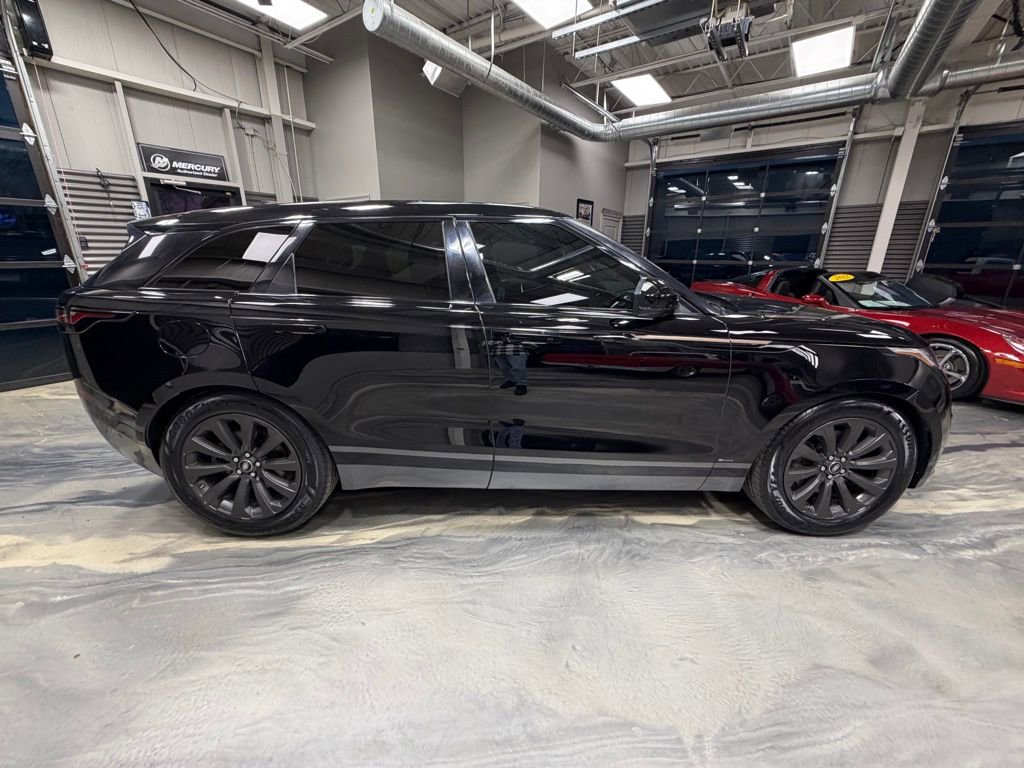 Used 2019 Land Rover Range Rover Velar R-Dynamic SE image 31
