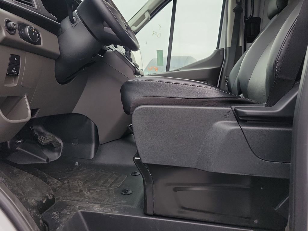 New 2026 Ford Transit 250 148 Medium Roof image 17