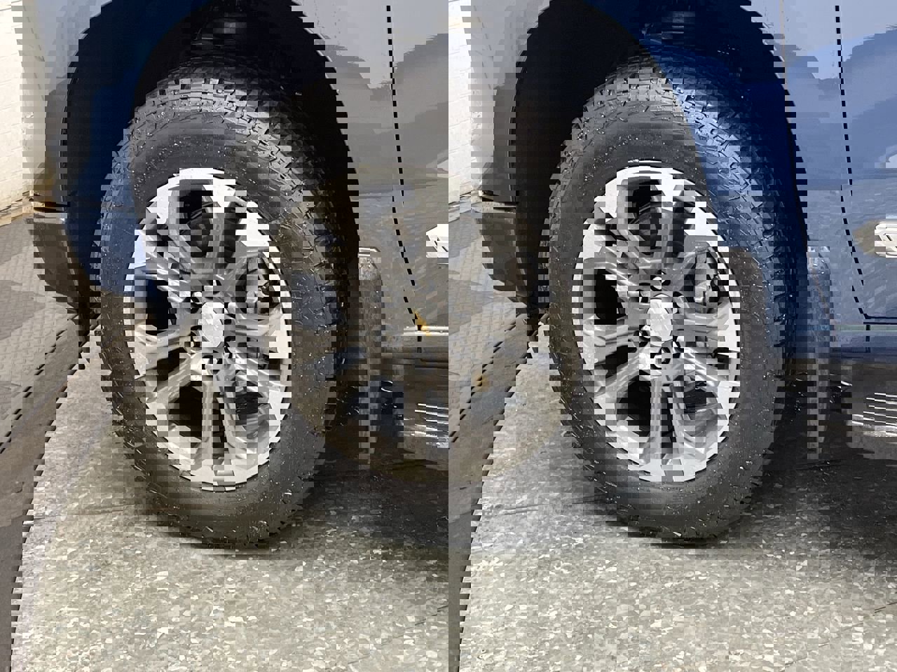 Certified 2024 Chevrolet Silverado 1500 High Country w/ Technology Package image 40