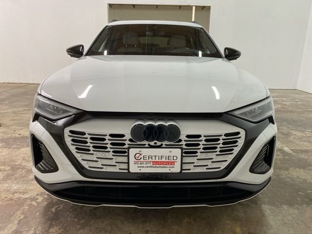 Used 2024 Audi Q8 e-tron Prestige w/ Prestige Package image 8