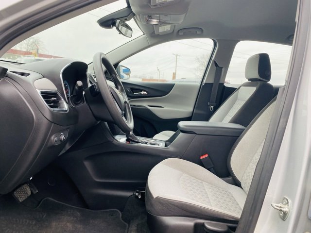 Used 2022 Chevrolet Equinox LS image 25