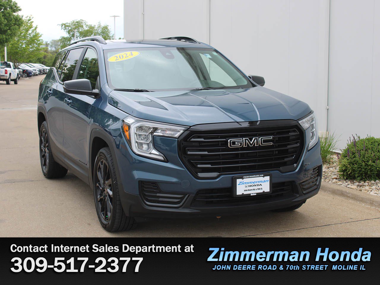 Used 2024 GMC Terrain SLE w/ Driver Convenience Package AWD/4WD image 3