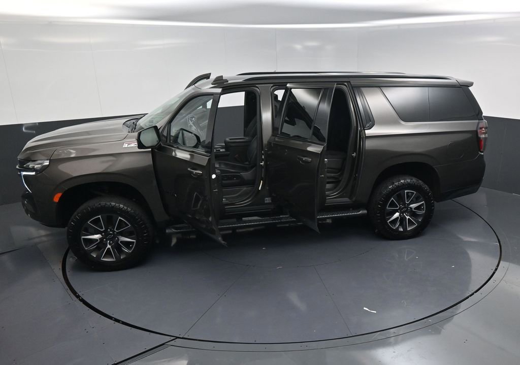 Used 2021 Chevrolet Suburban Z71 w/ Z71 Signature Package image 31
