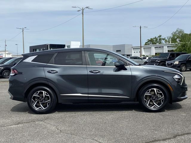 Used 2023 Kia Sportage LX FWD image 2